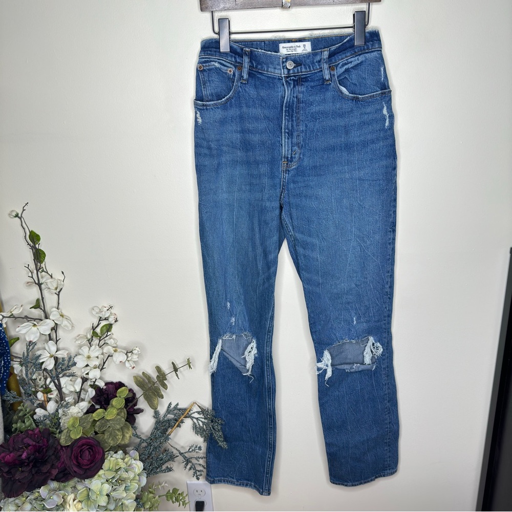 ABERCROMBIE & FITCH Ultra High Rise 90s Straight Jean Distressed {EE20}
